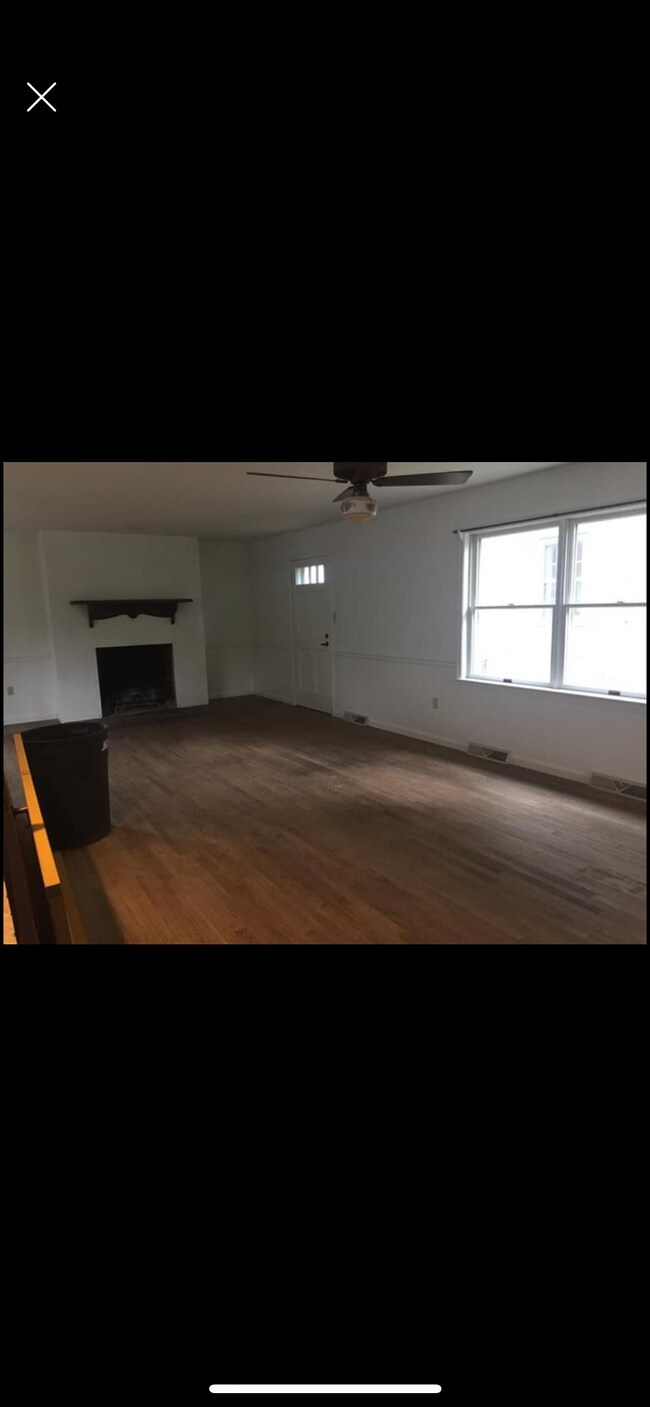 Foto del edificio - 653 Sand Hill Rd