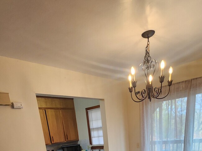 Building Photo - 143 Oneco Ave