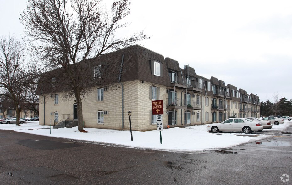 The Regent Rentals Brooklyn Park, MN