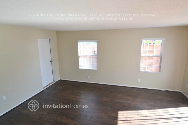 Foto del edificio - 8213 Murietta Ave