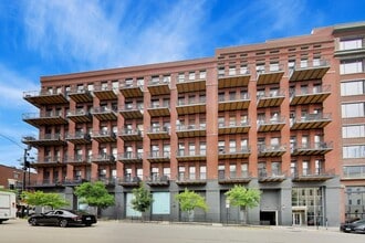 Building Photo - 616 W Fulton St