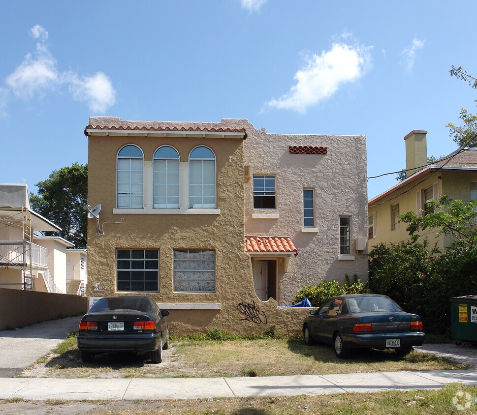 Primary Photo - 1459 NW 1st St