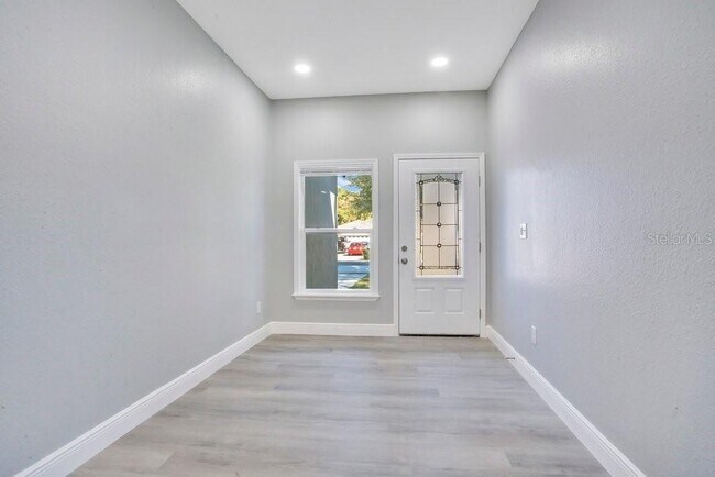 Foto del edificio - 910 Willie Mays Pkwy