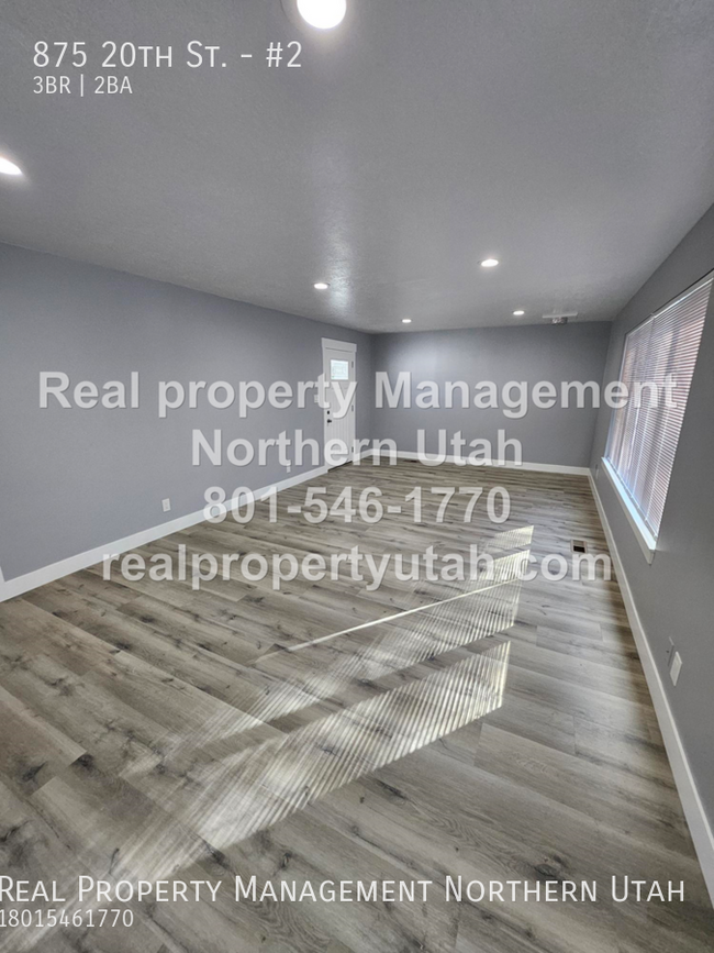 Building Photo - 3 Bedroom 2 Bath Unit Now Available