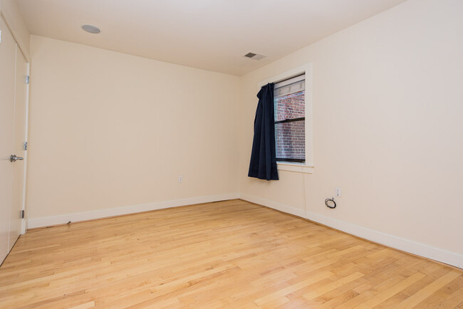 Building Photo - 1520 Independence Ave SE