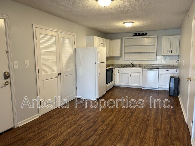 Building Photo - 103 Angeline Dr