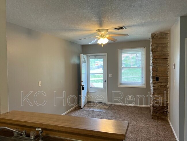 Foto del edificio - 1114 E Myrtle St