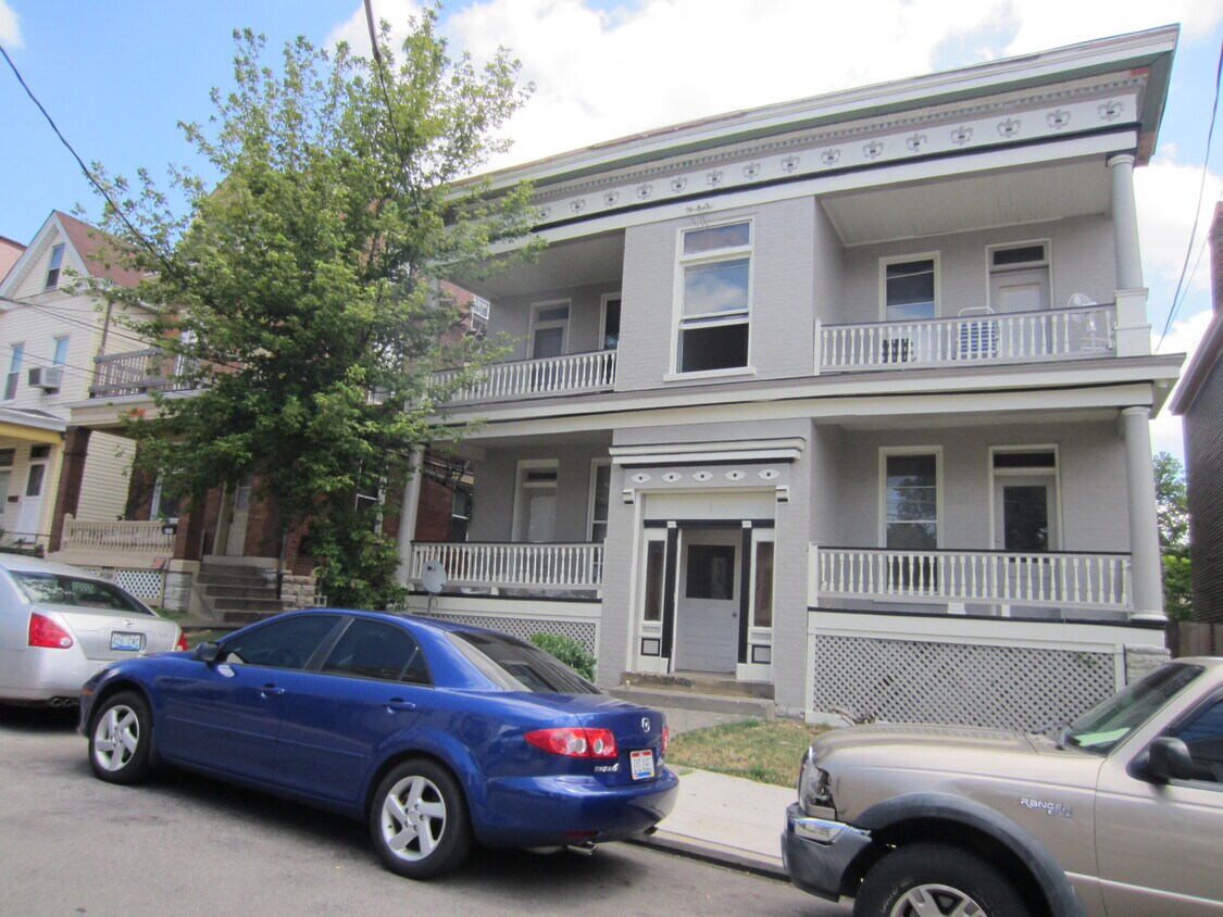 Primary Photo - 2370 Flora St