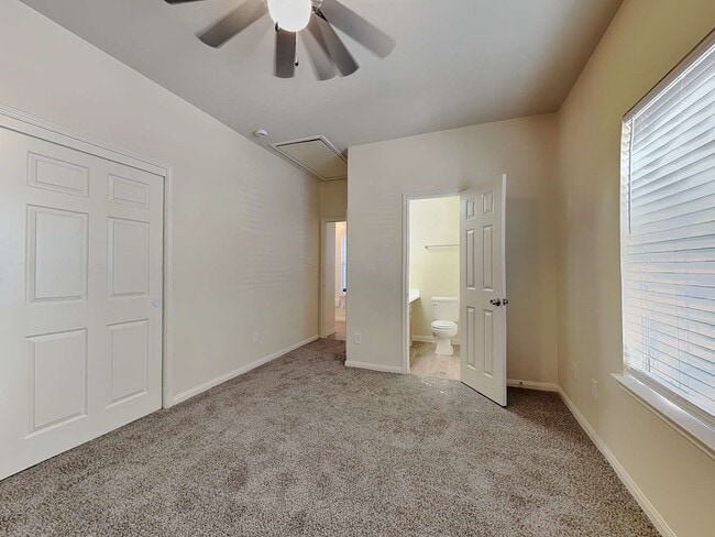 Foto del edificio - 6347 Austinville Dr