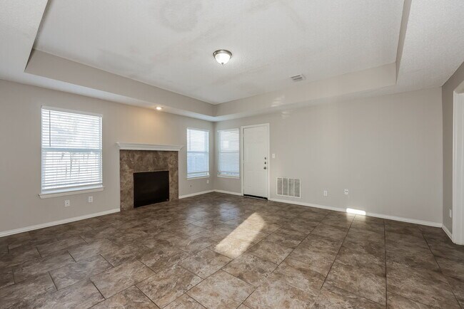 Building Photo - 520 Picketts Dr