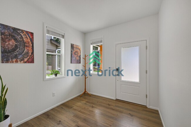 Building Photo - Spacious 5-Bed Retreat with 3.5 Baths in Beautiful Bothell – 2,989 Sq Ft of Comfort & Style!
