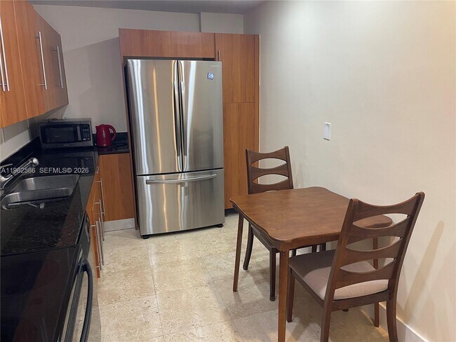 Foto del edificio - 3001 S Ocean Dr