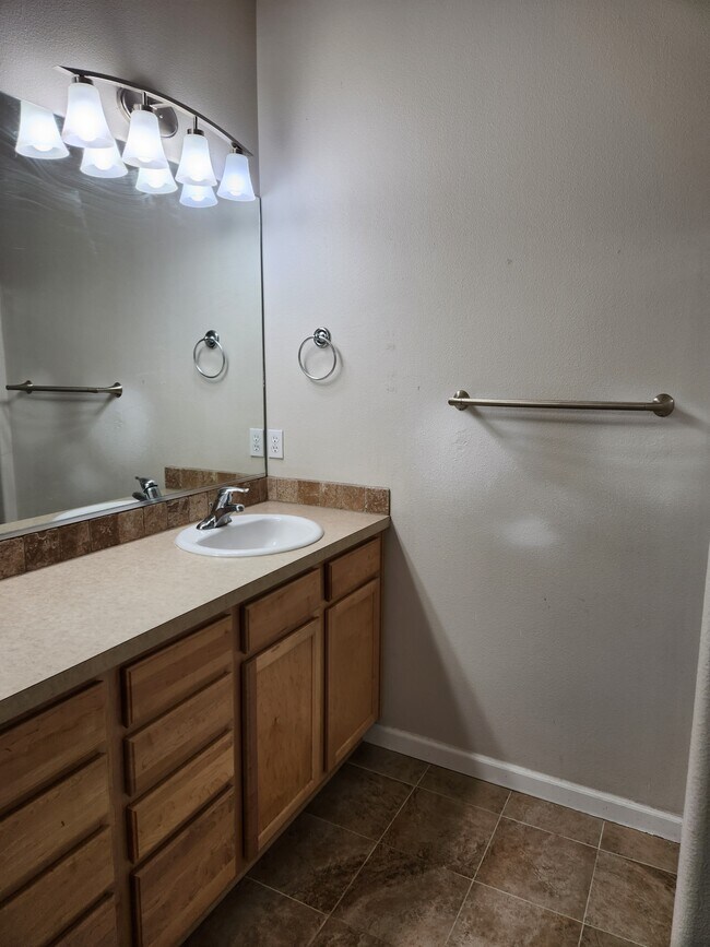 Baño principal - 1586 NE Grandhaven Dr
