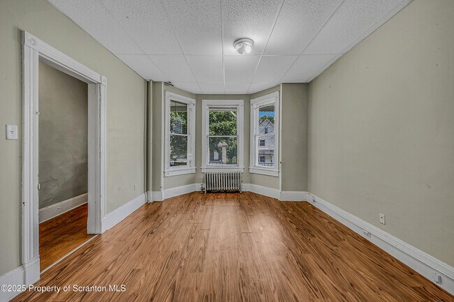Foto del edificio - 417 Taylor Ave
