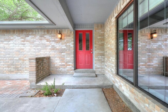 Building Photo - 3121 Seafoam Dr