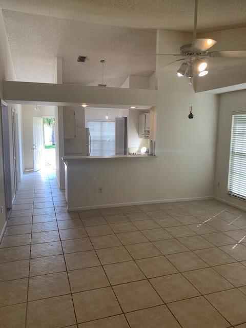 Building Photo - 18595 Woodstream Dr
