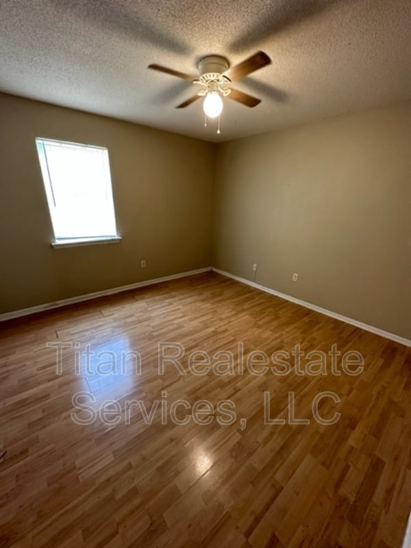 Building Photo - 108 Hummingbird Ln