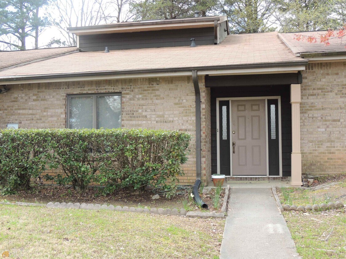 1481 Stoneleigh Way, Stone Mountain, GA 30088 Townhome Rentals in Stone Mountain GA