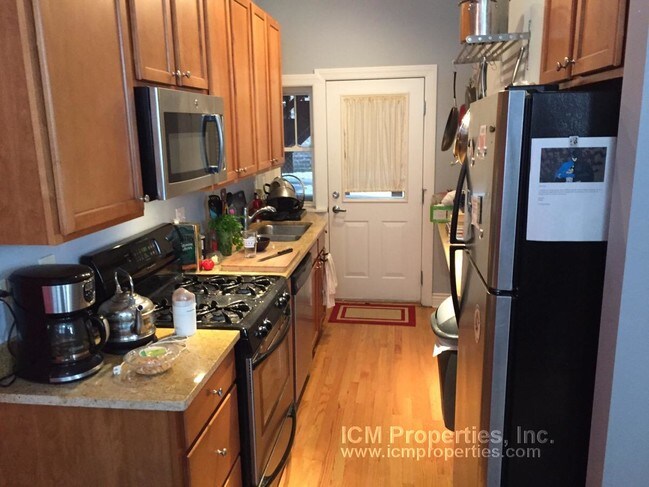 Building Photo - Modern 1 Bed in Ravenswood - Central Air!