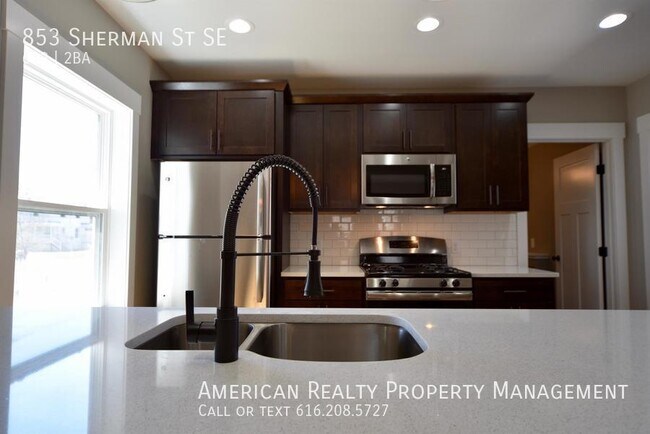 Foto del edificio - 853 Sherman St SE