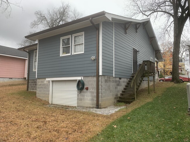 Building Photo - 1610 Kirby Ave
