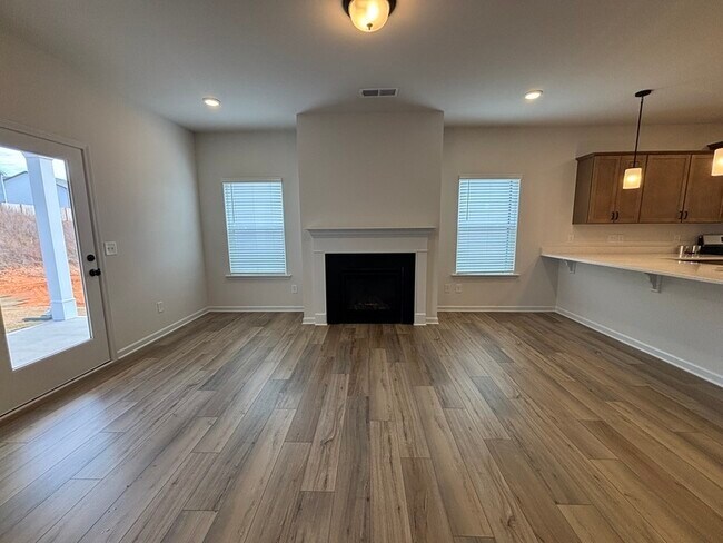 Building Photo - 503 Ozark Ln