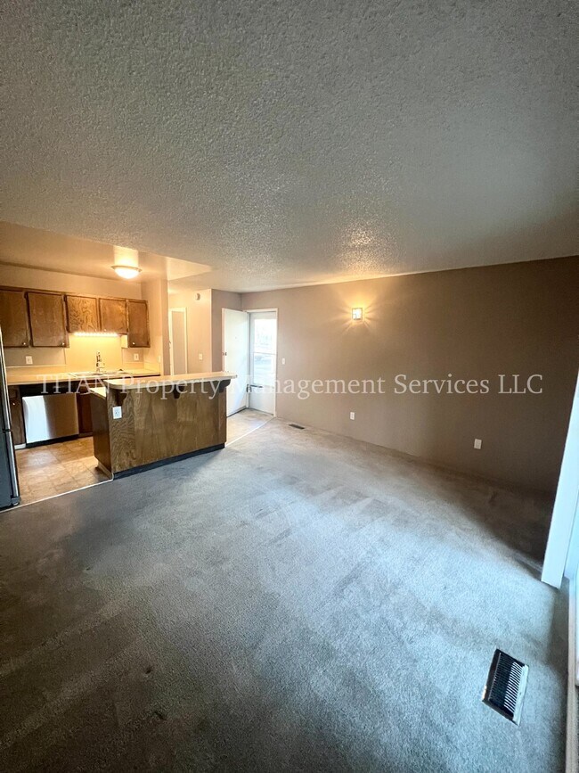 Building Photo - 417 N Hayden Bay Dr