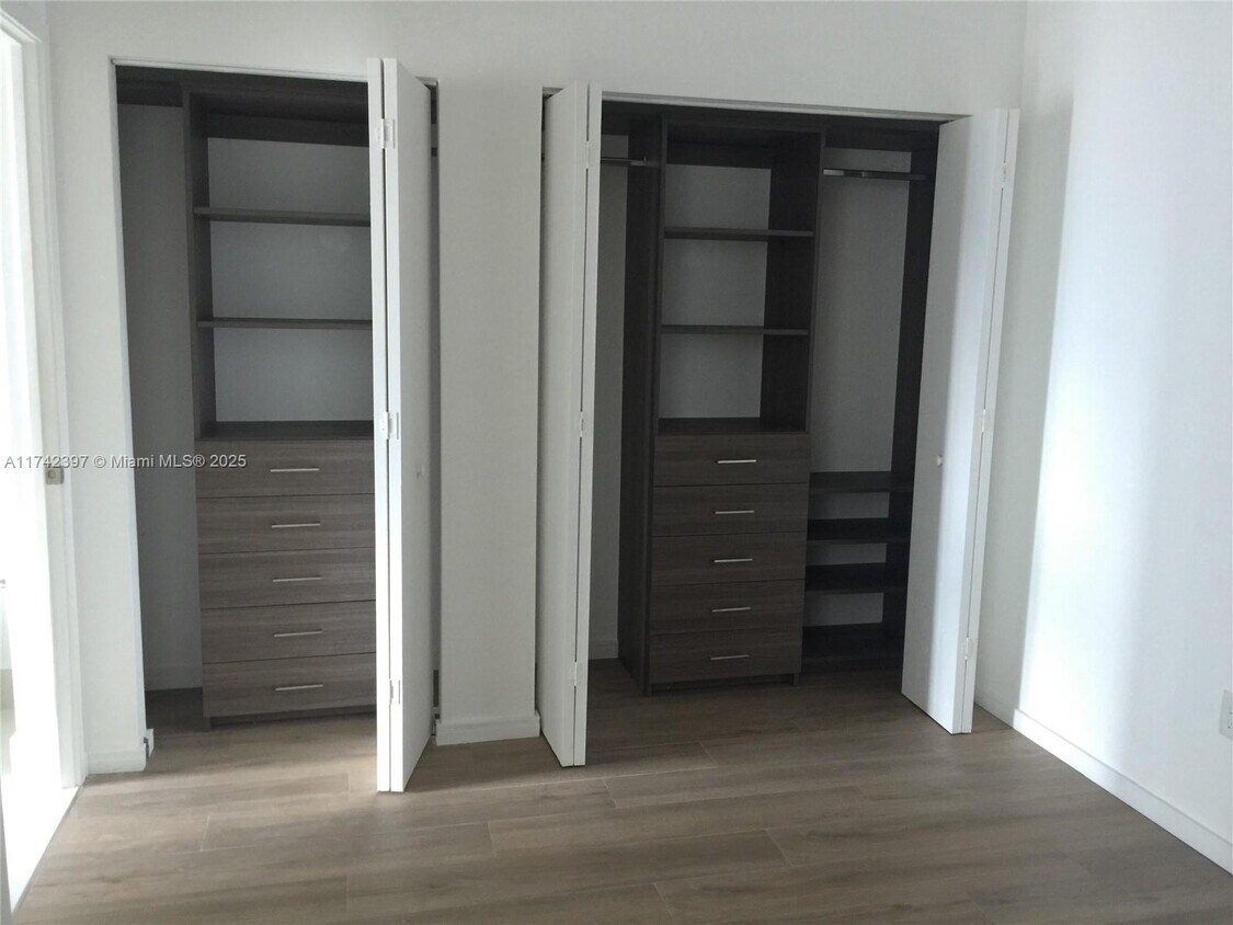 Foto principal - 1100 S Miami Ave