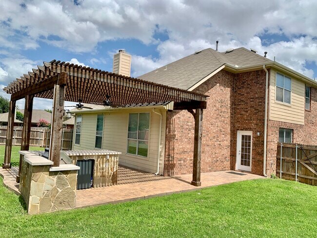 Building Photo - 7133 Derbyshire Dr
