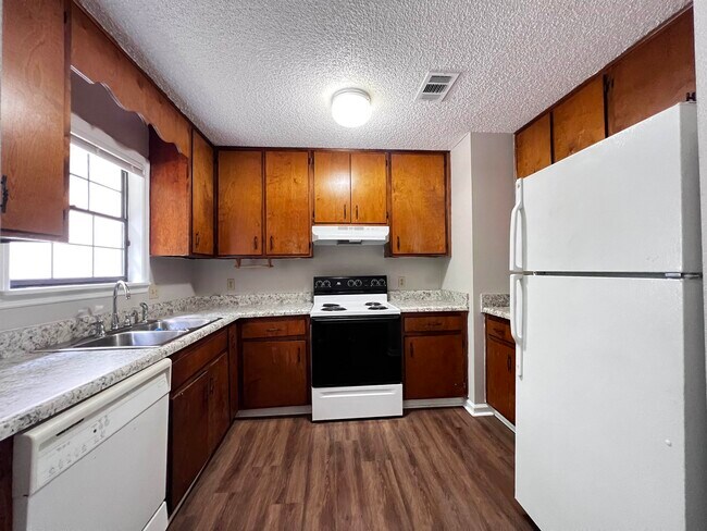 Building Photo - 5893 Bright Ct
