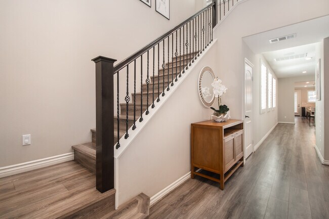 Entrada - 29048 W Hills Dr