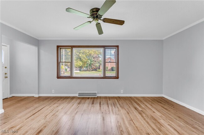 Foto del edificio - 764 E 260th St