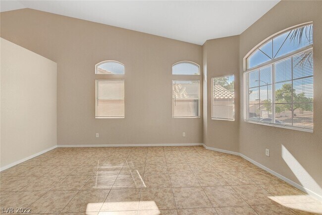 Building Photo - 931 Shadowfax Rd