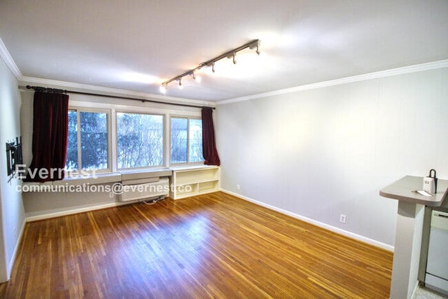 Building Photo - 2020 Beech Ave
