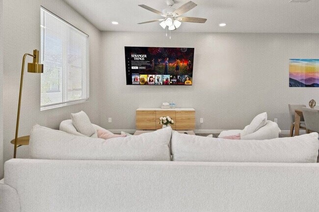 Foto del edificio - 6612 W Paradise Ln