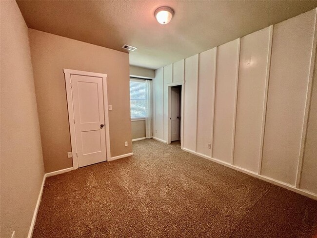 Building Photo - 110 Handley Dr