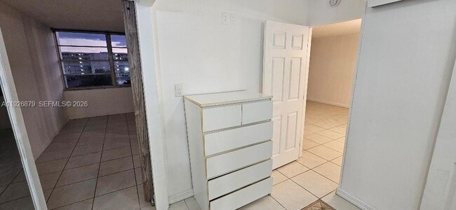 Building Photo - 18031 Biscayne Blvd