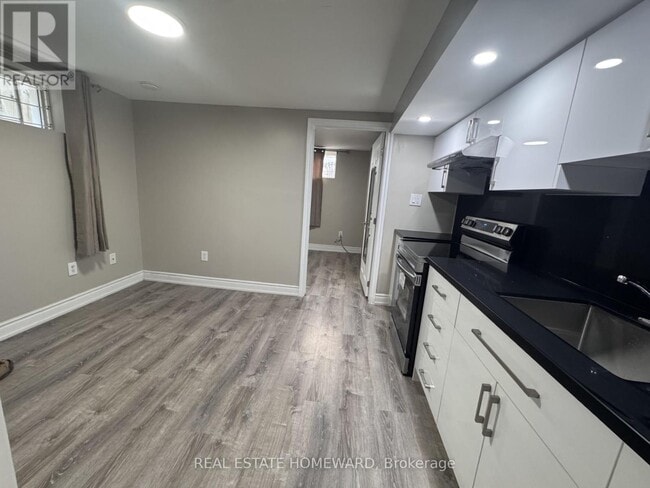 Building Photo - 20 Robinson Ave