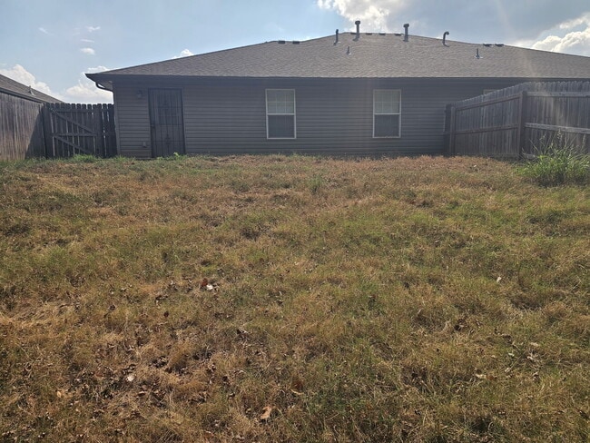 Building Photo - 4361 W La Siesta St