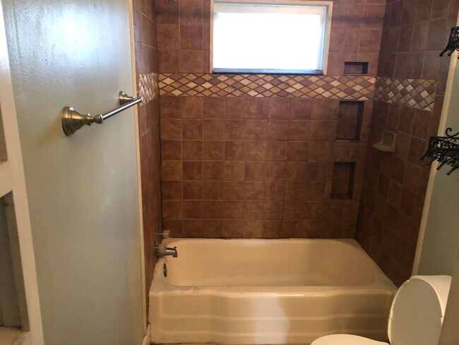 Foto del edificio - Duplex in Historic Downtown Opelika