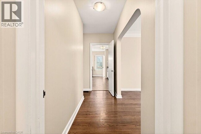 Photo du bâtiment - 42 Evergreen Ave