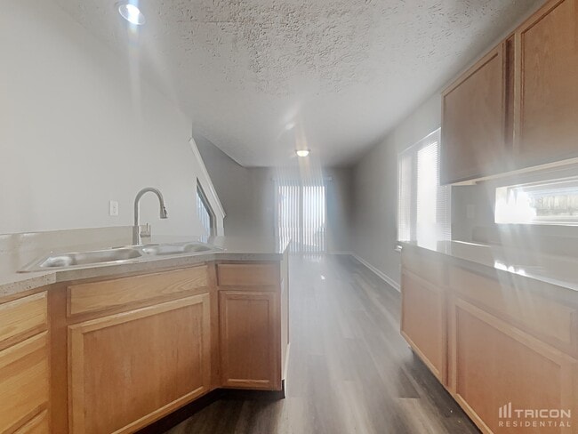 Building Photo - 6616 Dunsdin Dr