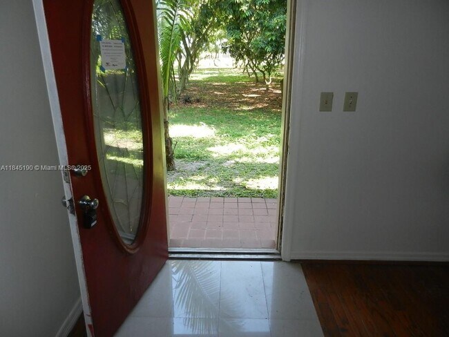 Foto del edificio - 18950 SW 240th St