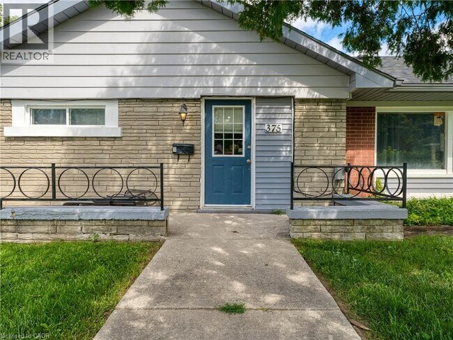 Photo du bâtiment - 375 Avondale Rd