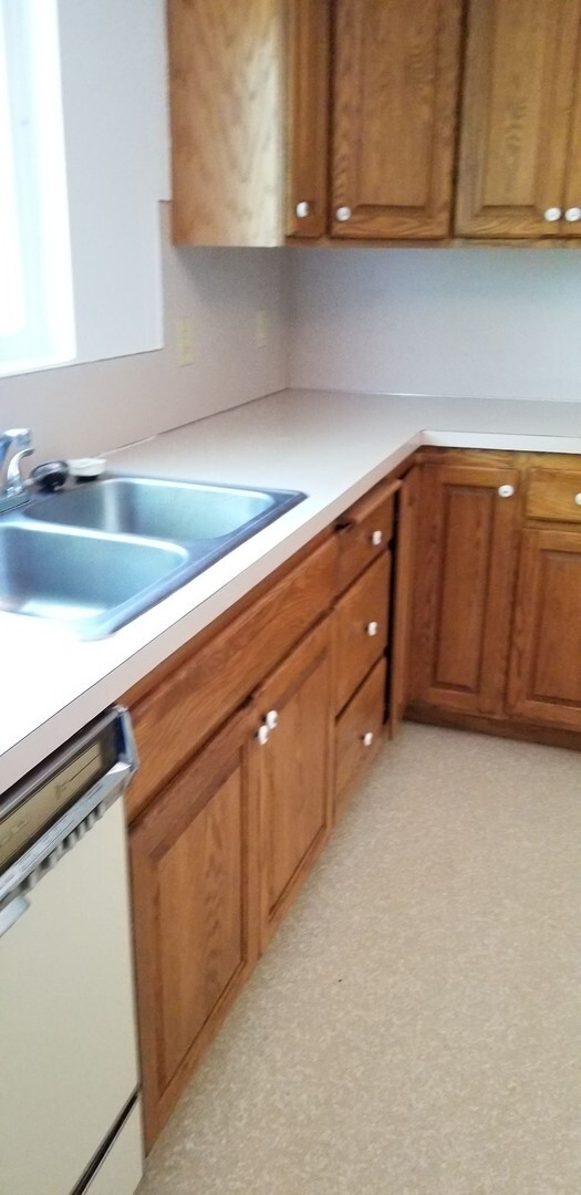 Building Photo - 1 bedroom duplex in Rochester