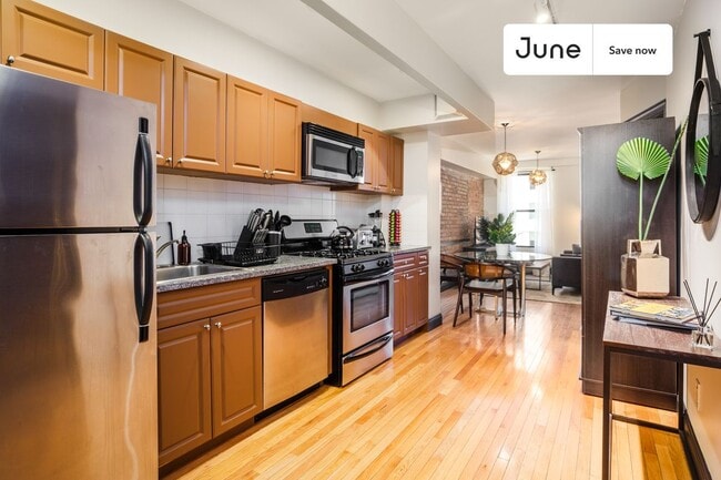 Building Photo - 356 W 39th St