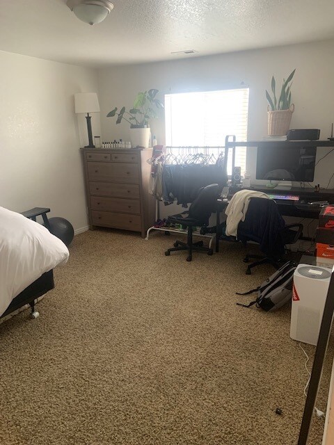 Foto del edificio - 104 W 1230 N St