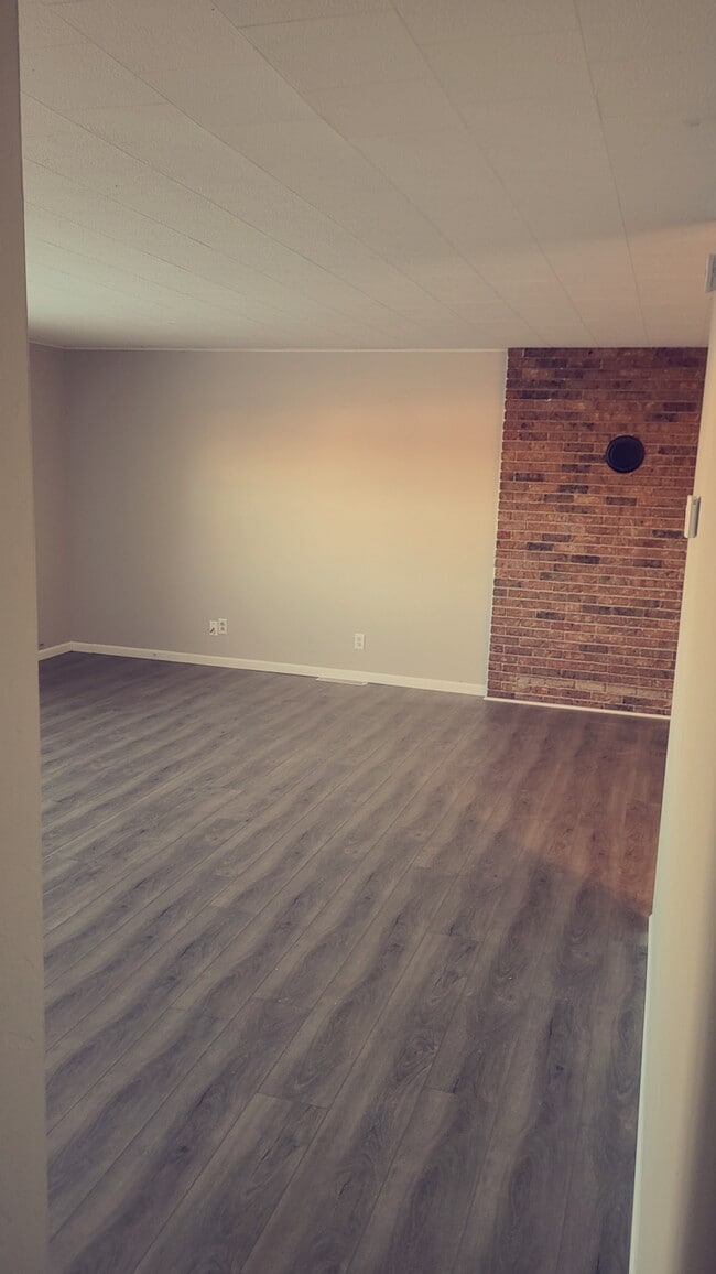 Building Photo - 210 South St