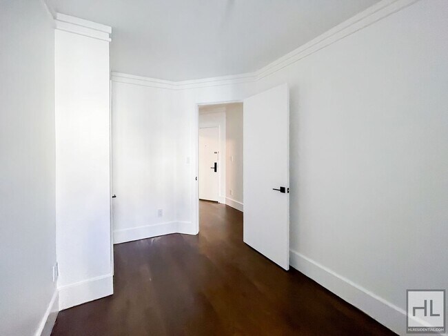 Foto del edificio - 3 PLACE / 2-Bed 1-Bath