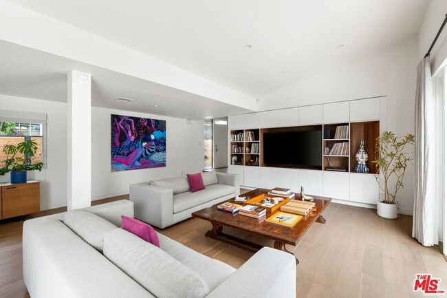 Foto del edificio - 160 Beloit Ave